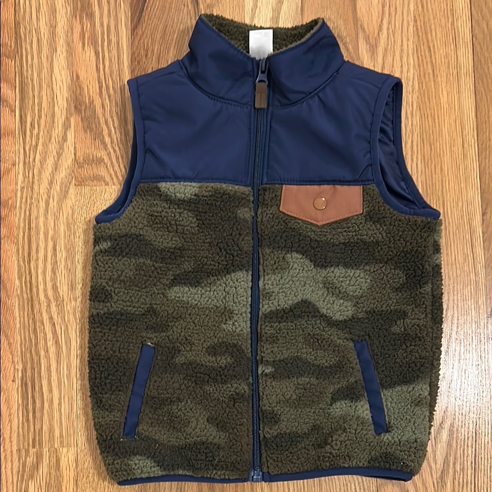 Carters Camouflage Fleece Vest with Navy size 4T